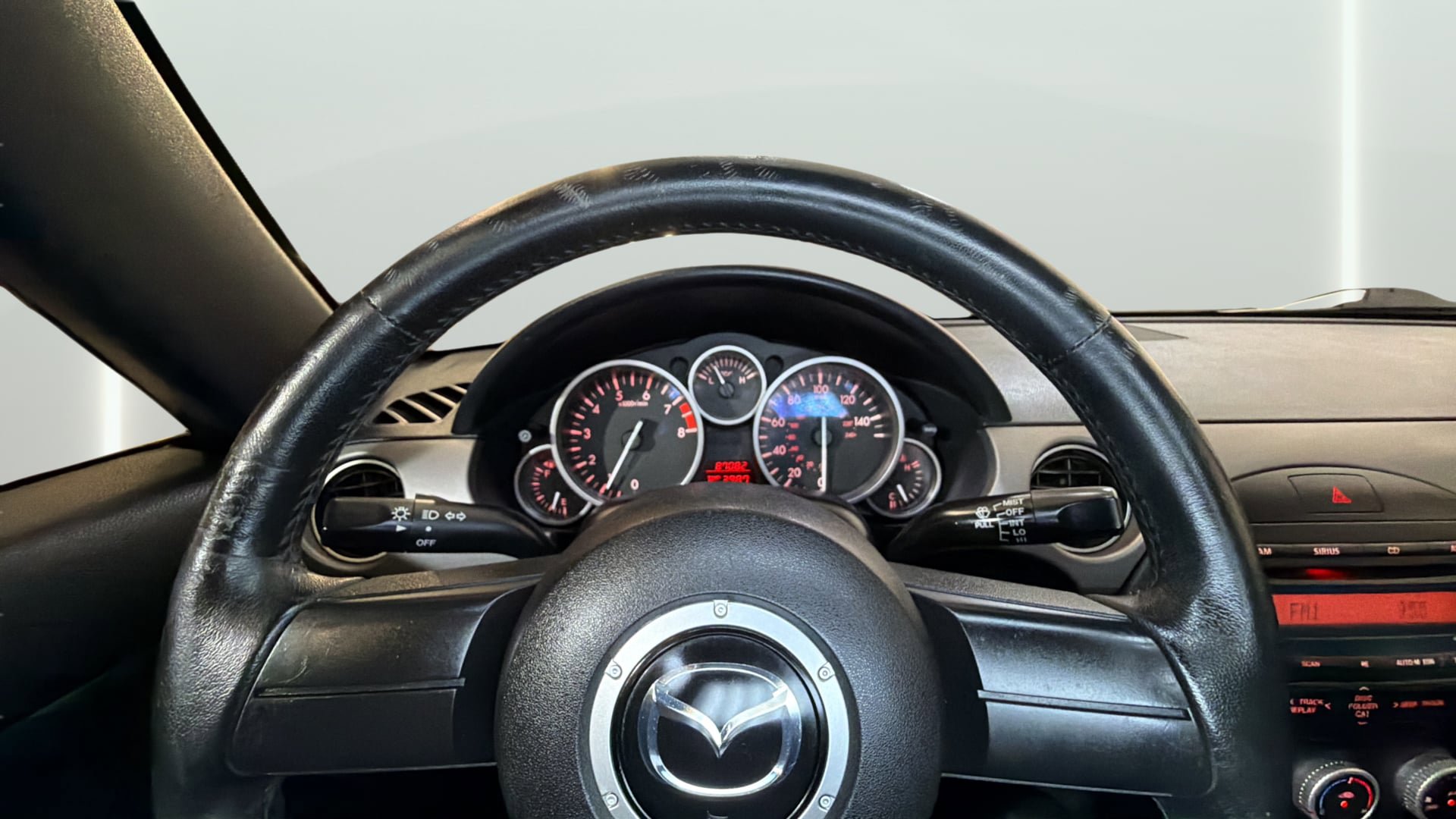 Used 2010 MAZDA MX-5 Miata Sport RWD image 30