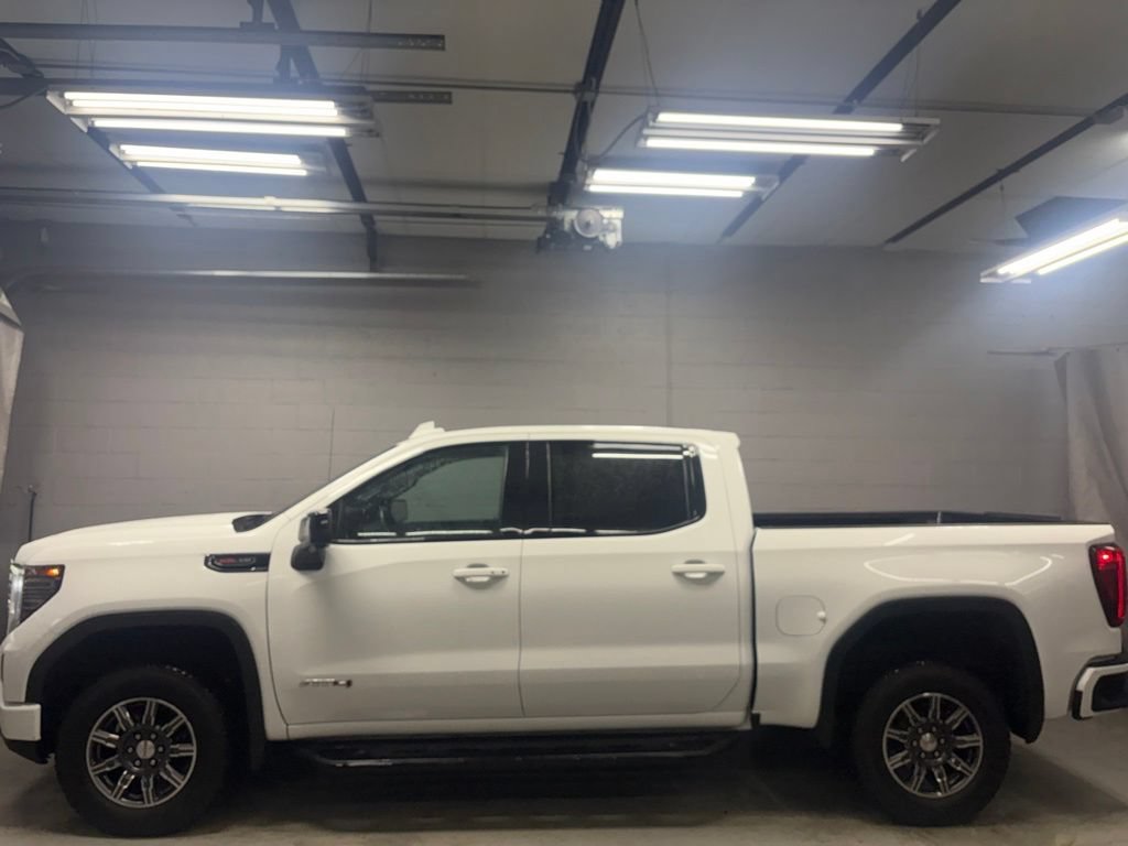 Used 2024 GMC Sierra 1500 AT4 w/ Technology Package AWD/4WD image 31