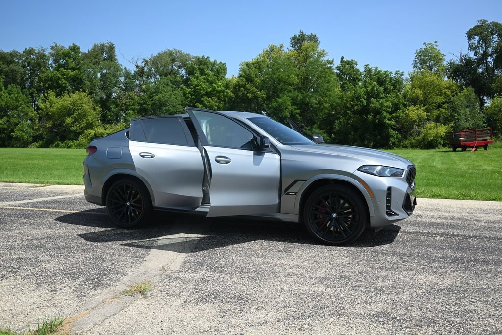 Used 2024 BMW X6 M60i AWD/4WD image 11