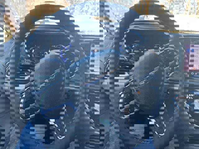 Used 2024 Chrysler Pacifica Select image 22