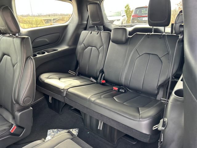 New 2026 Chrysler Pacifica Select FWD image 38