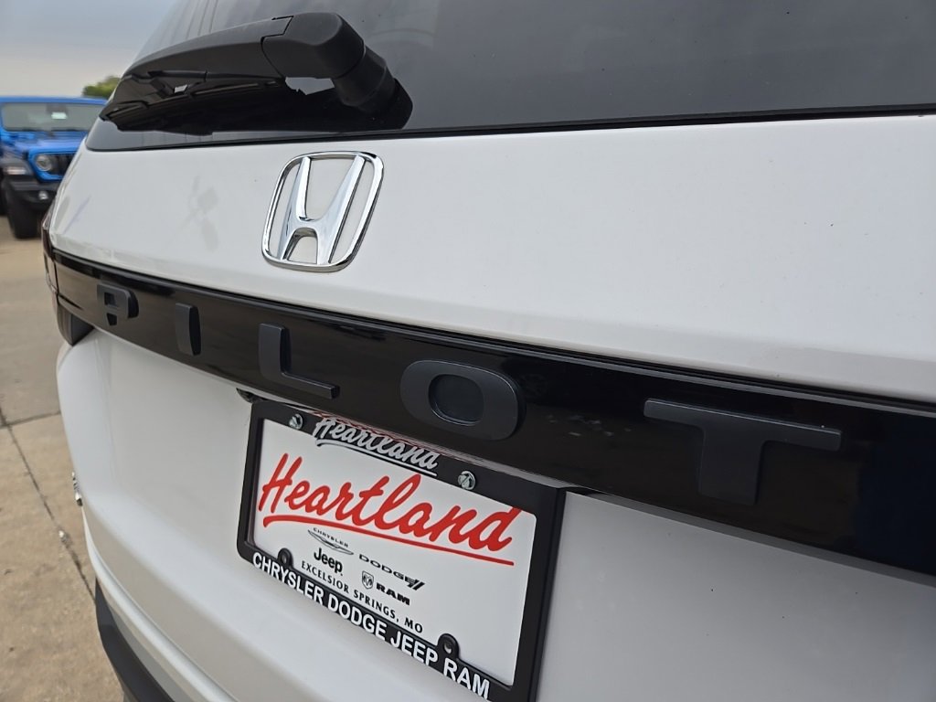 Used 2023 Honda Pilot Elite image 22