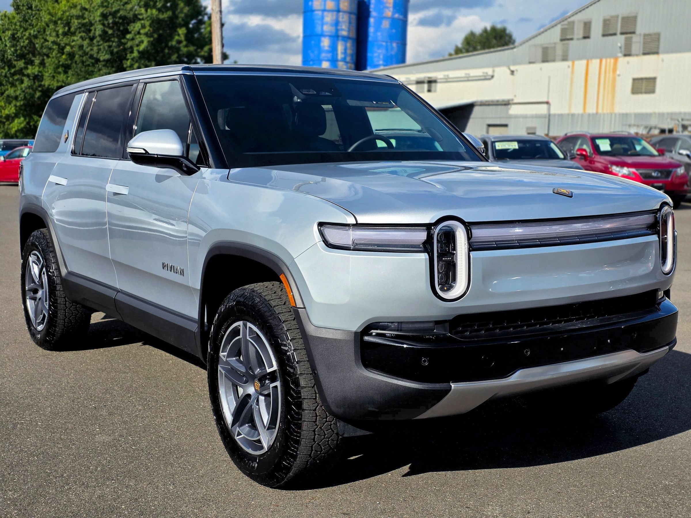 Used 2025 Rivian R1S Adventure Dual