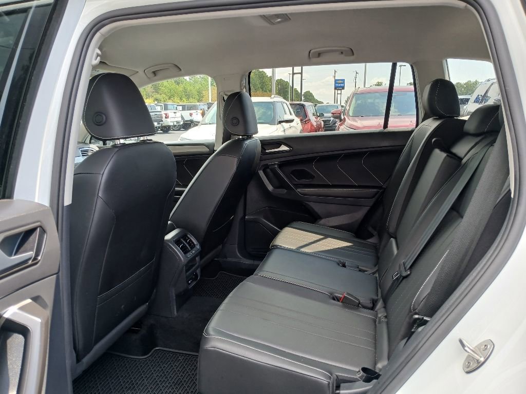Used 2024 Volkswagen Tiguan SE image 12