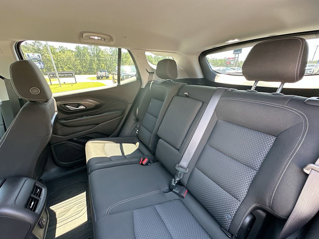 New 2024 GMC Terrain SLE w/ Driver Convenience Package FWD image 17
