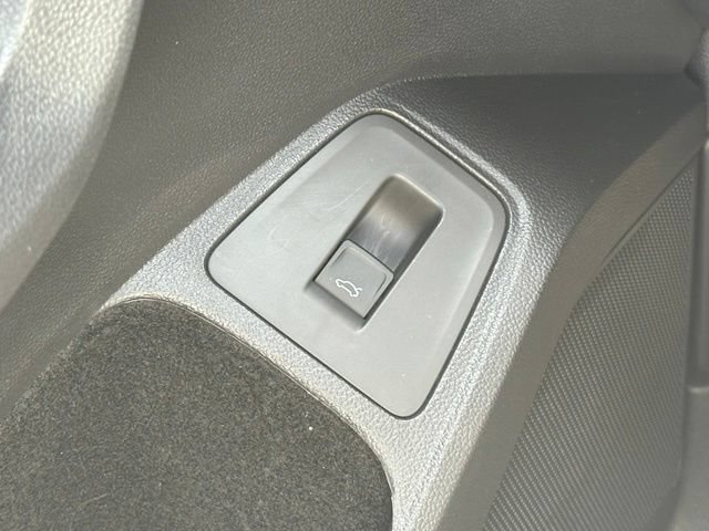 Used 2024 Volkswagen Tiguan SE R-Line FWD image 25
