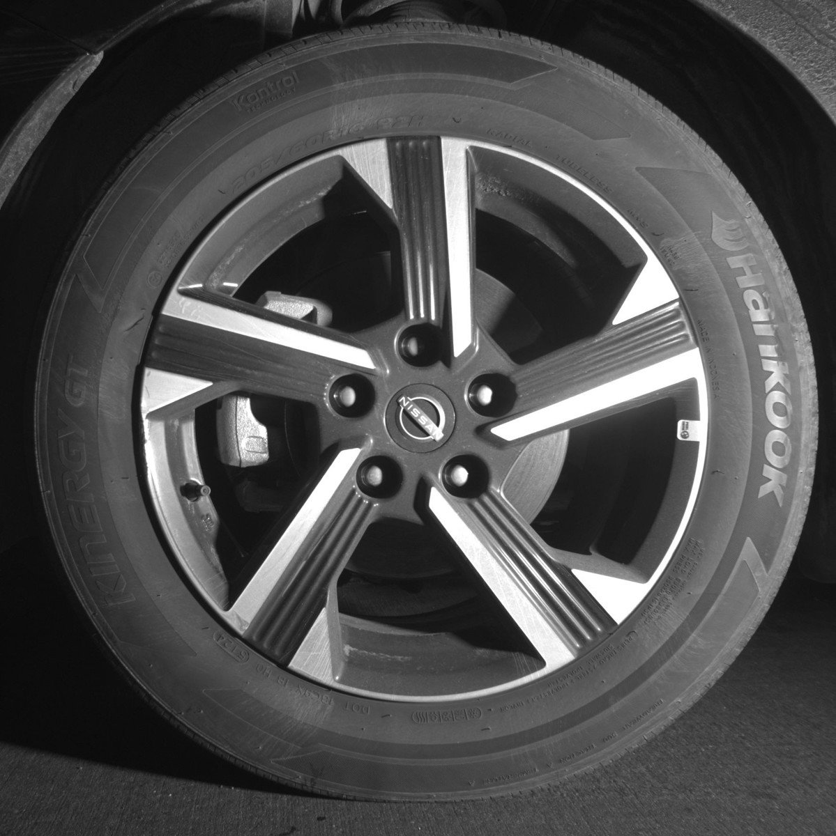 Used 2025 Nissan Sentra SV FWD image 11