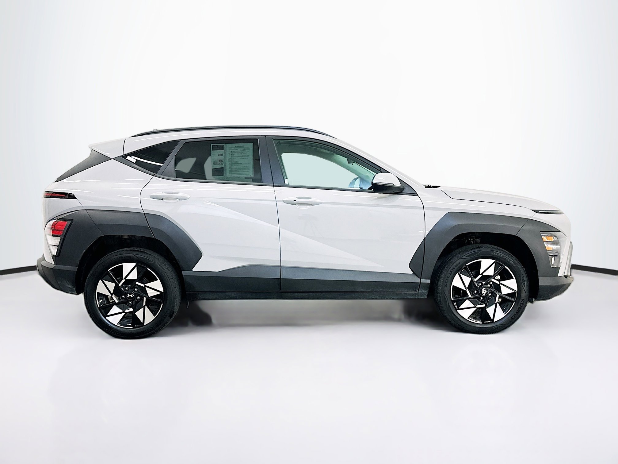 Used 2025 Hyundai Kona SEL image 10