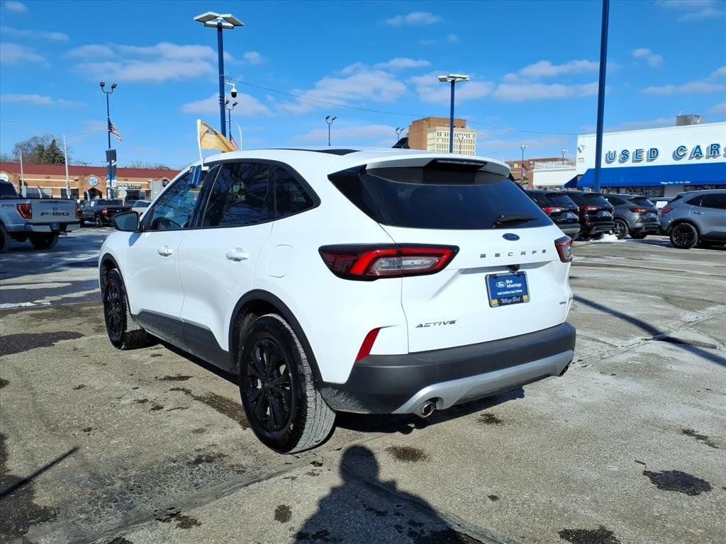 Certified 2025 Ford Escape Active image 33