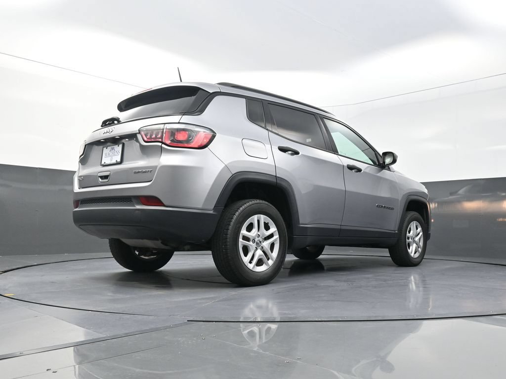 Used 2018 Jeep Compass Sport AWD/4WD image 29