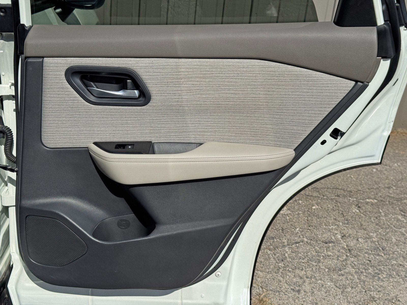 Used 2022 Nissan Rogue SV FWD image 39