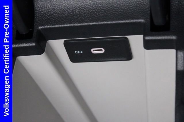 Used 2025 Volkswagen Jetta SE image 42