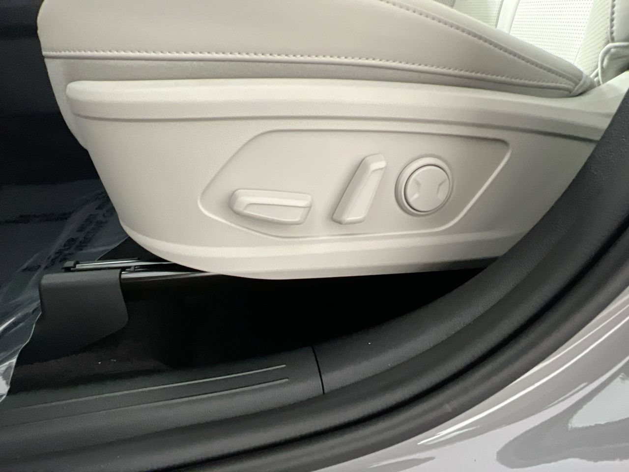 New 2026 Kia Sorento S w/ S Panoramic Sunroof Package FWD image 15