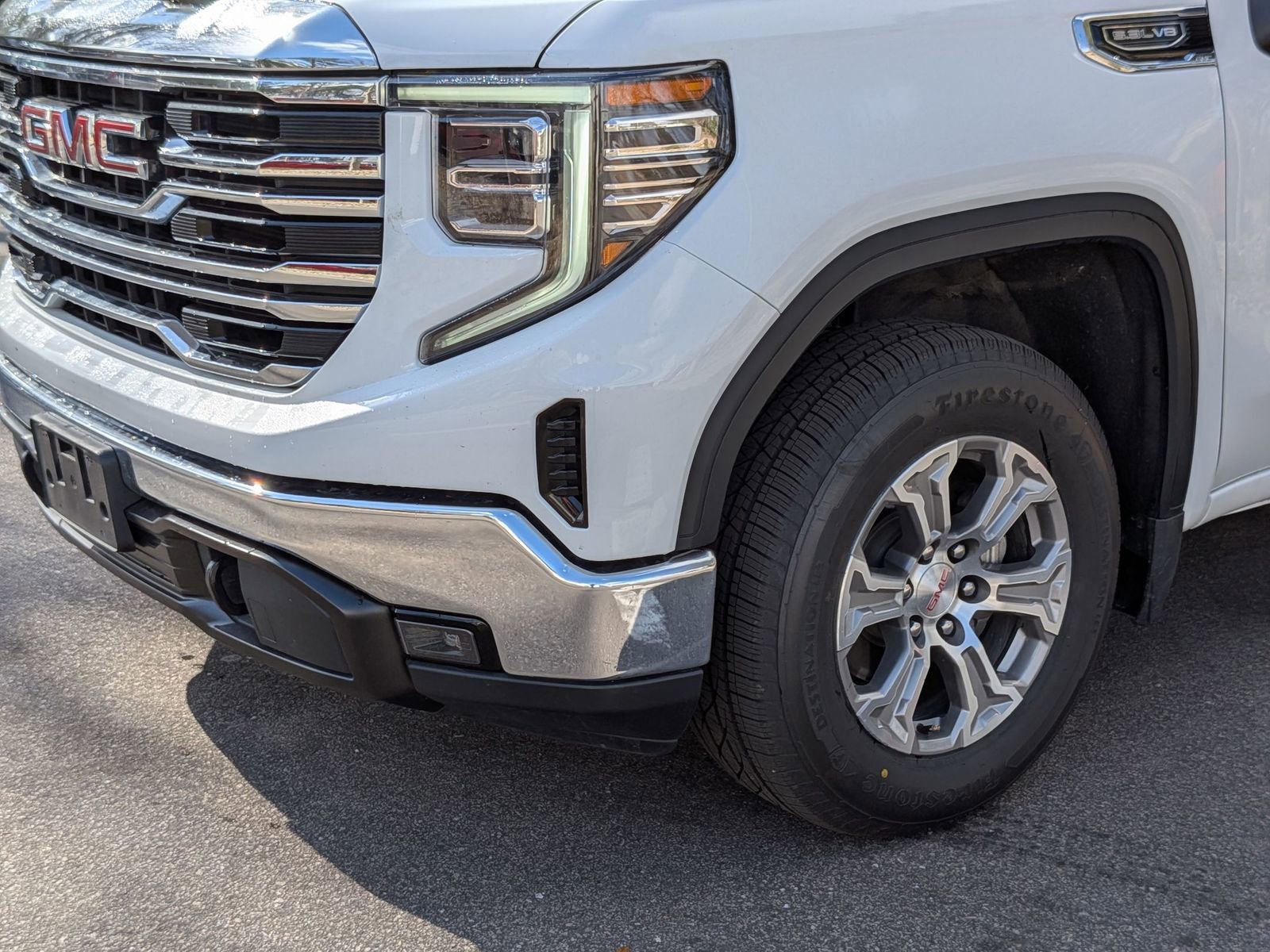 Used 2025 GMC Sierra 1500 SLT image 9