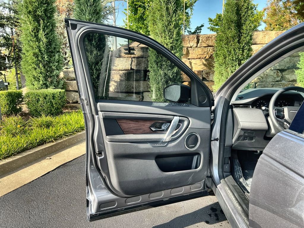 Certified 2025 Land Rover Discovery Sport S image 17