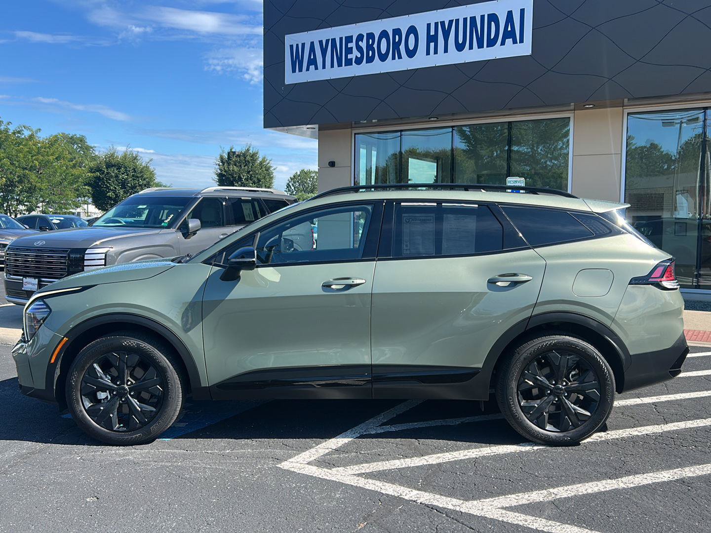 Used 2025 Kia Sportage X-Line w/ Premium Package AWD/4WD image 4