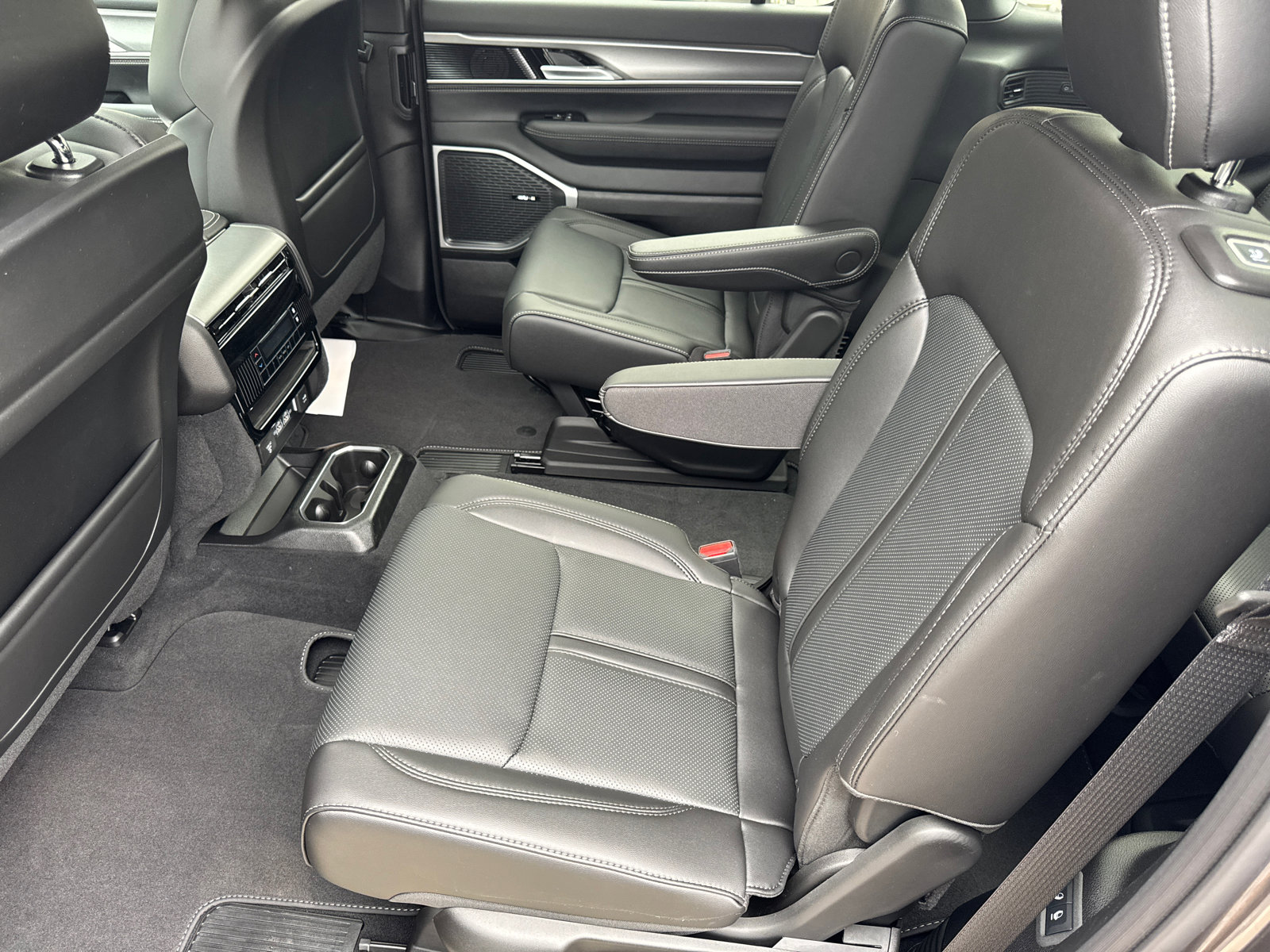 New 2026 Jeep Grand Wagoneer 4WD image 24