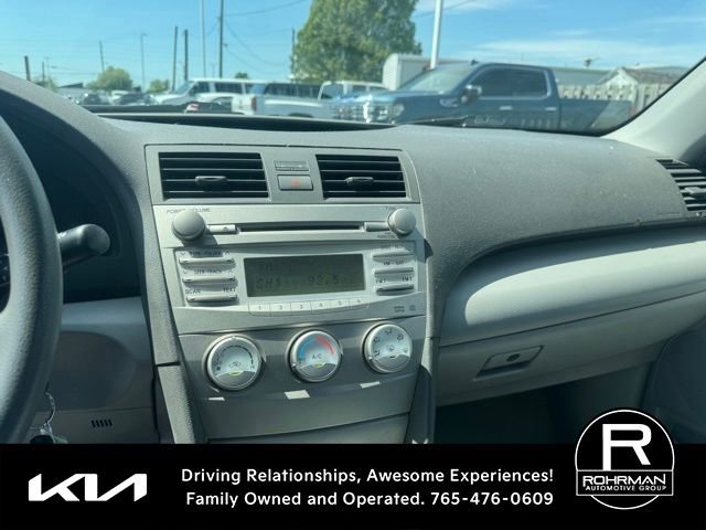 Used 2010 Toyota Camry LE FWD image 11