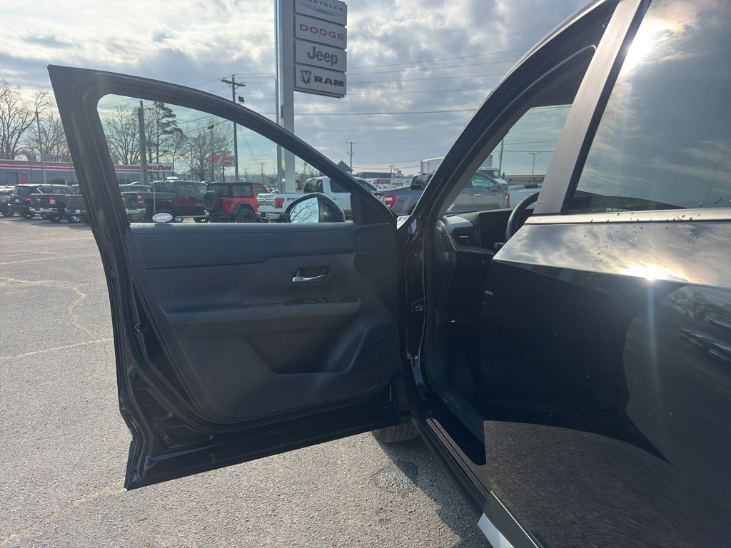 New 2026 Nissan Kicks SV w/ Charging Package image 19