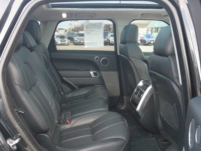 Used 2016 Land Rover Range Rover Sport SE image 31