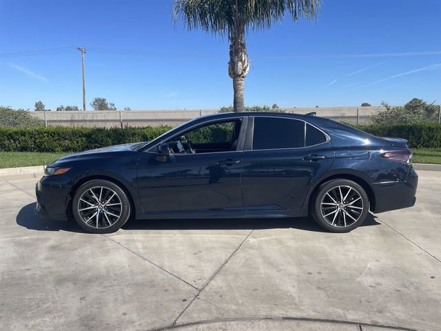 Used 2021 Toyota Camry SE image 5