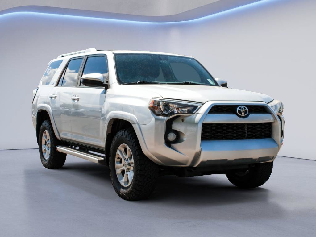 Used 2015 Toyota 4Runner SR5 AWD/4WD image 3
