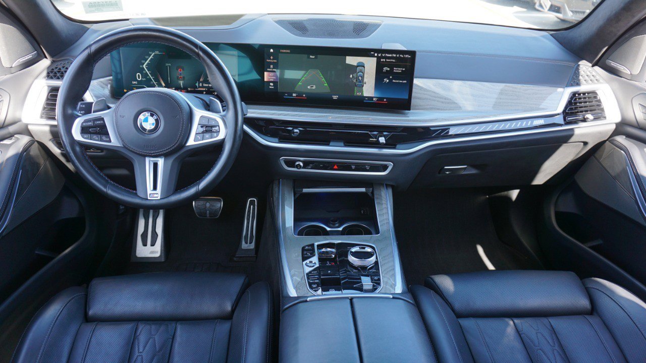 Used 2023 BMW X7 M60i w/ Executive Package image 28