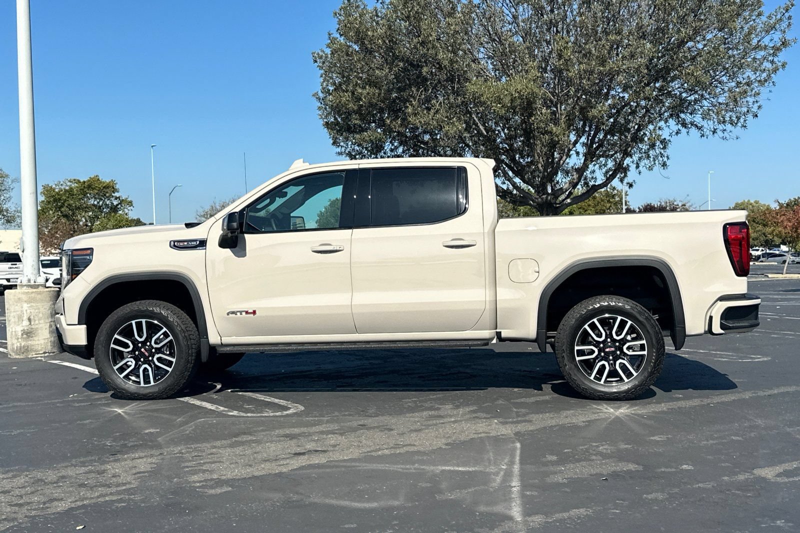 Used 2026 GMC Sierra 1500 AT4 w/ AT4 Premium Package AWD/4WD image 7