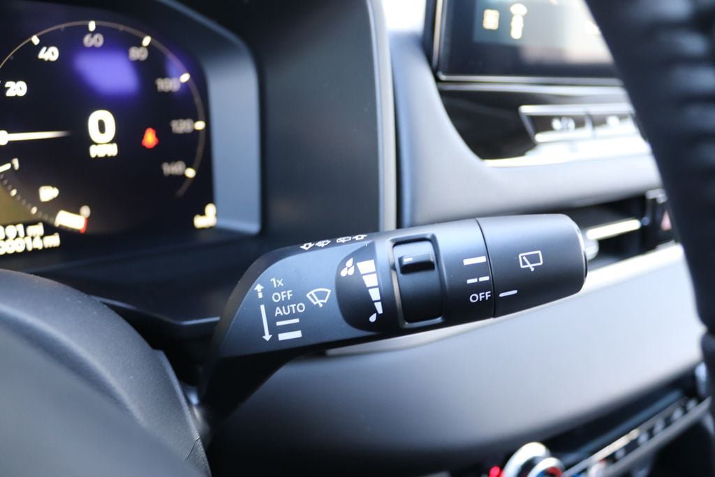 New 2026 Mitsubishi Outlander SEL image 11