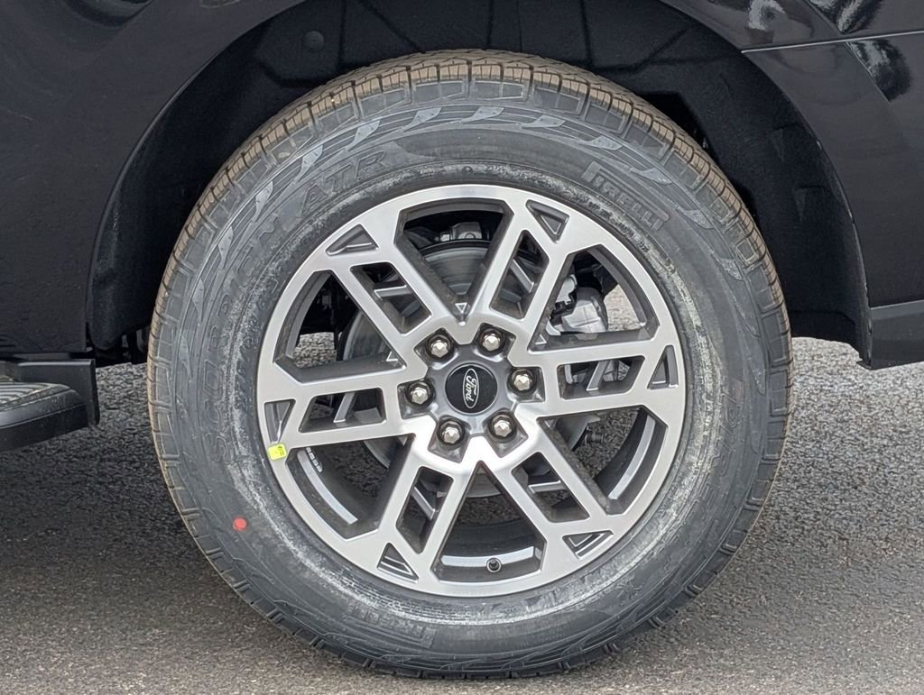 New 2026 Ford Expedition Active AWD/4WD image 17