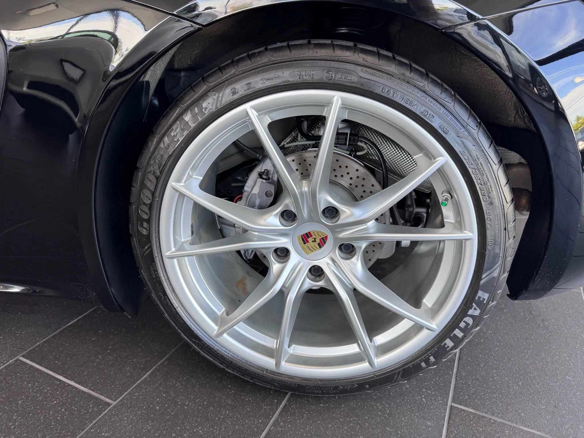 Used 2019 Porsche 718 Cayman image 32