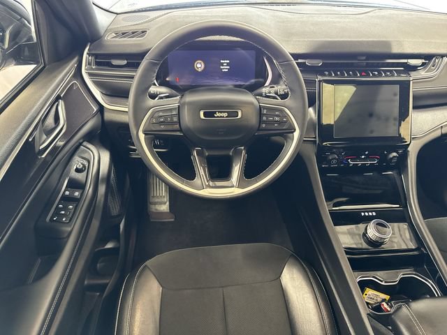 Used 2023 Jeep Grand Cherokee Altitude AWD/4WD image 15