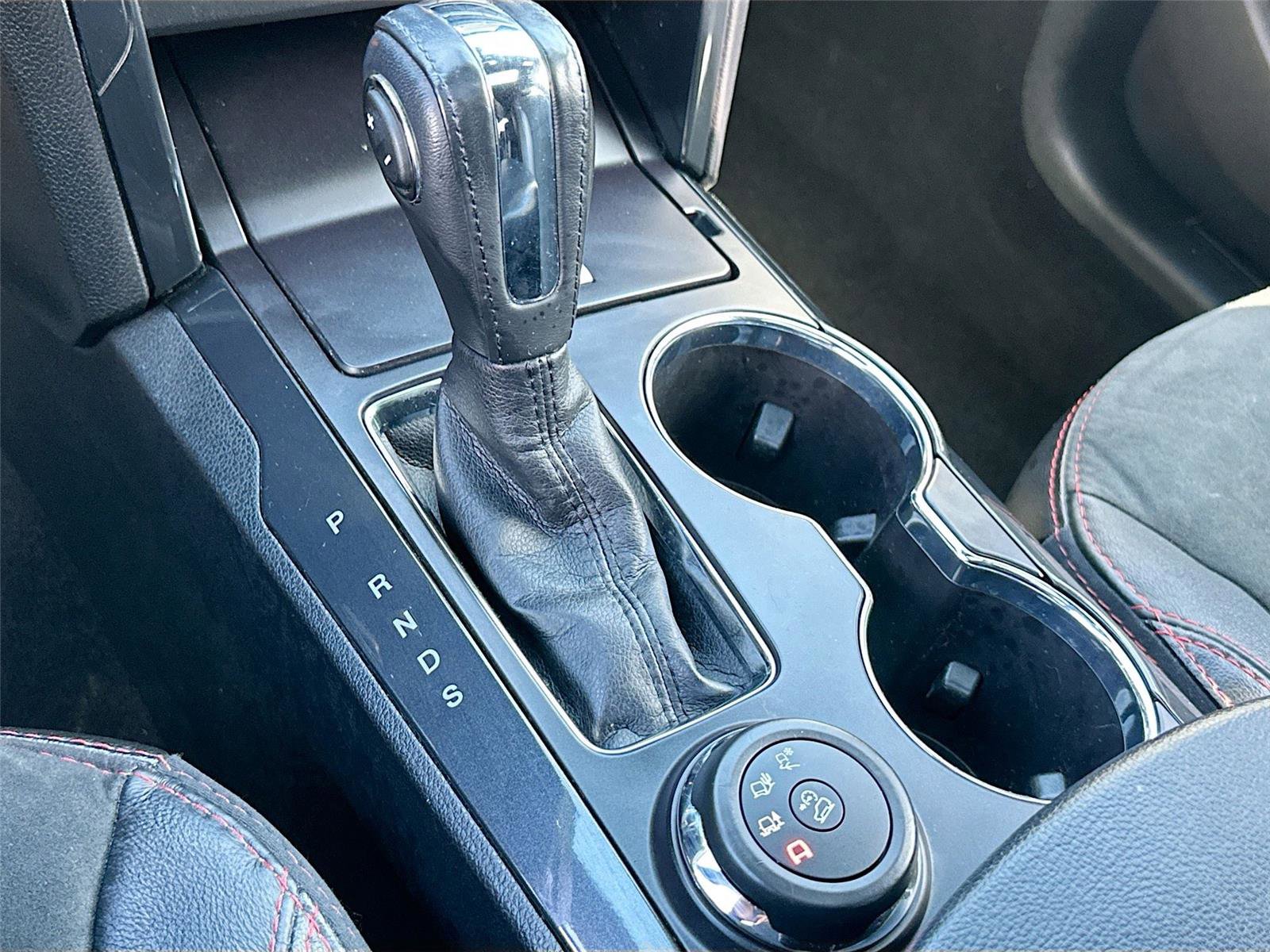 Used 2018 Ford Explorer XLT w/ Equipment Group 202A image 17