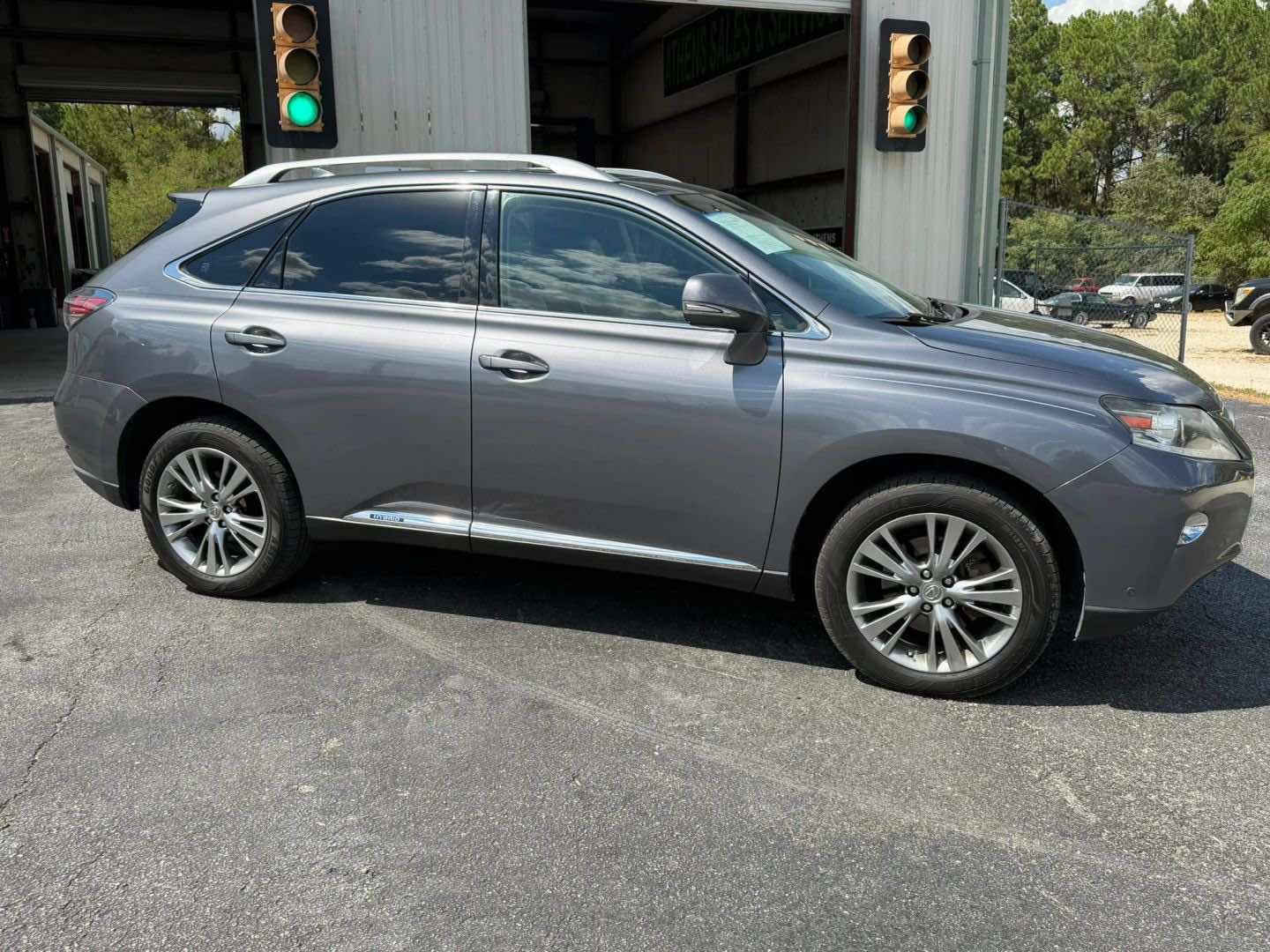 Used 2014 Lexus RX 450h AWD image 2