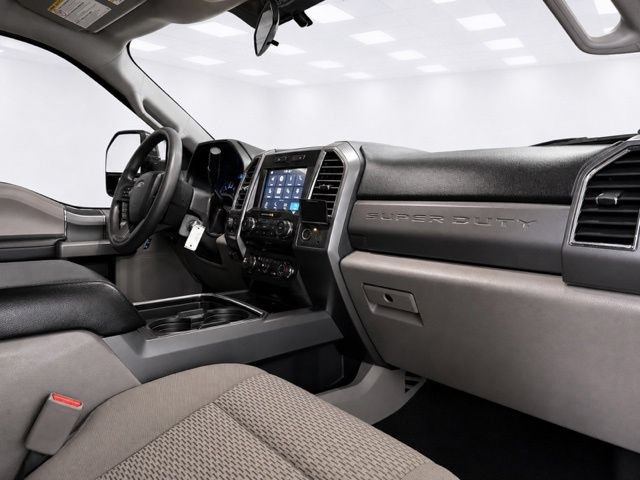 Used 2017 Ford F250 XLT w/ XLT Premium Package AWD/4WD image 13