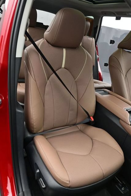 New 2026 Toyota Grand Highlander AWD image 17