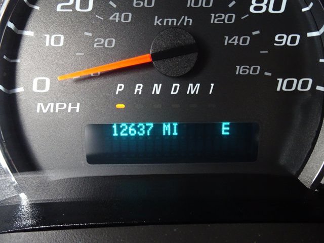 Used 2025 Chevrolet Express 3500 LT w/ LT Preferred Equipment Group RWD image 25