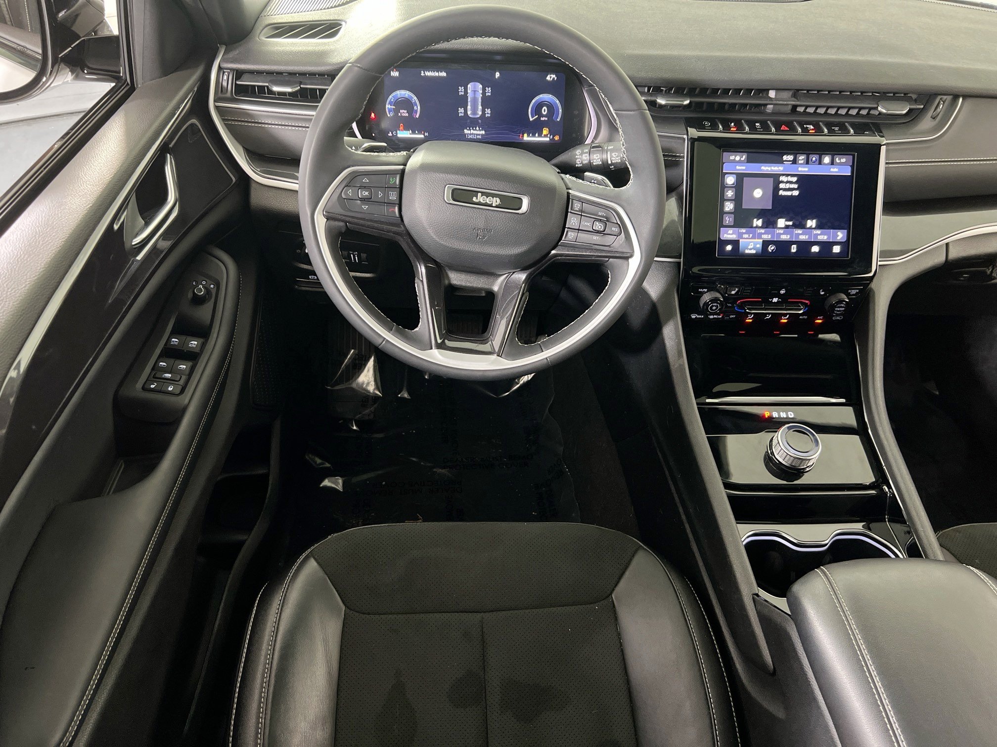 Used 2023 Jeep Grand Cherokee Altitude AWD/4WD image 22