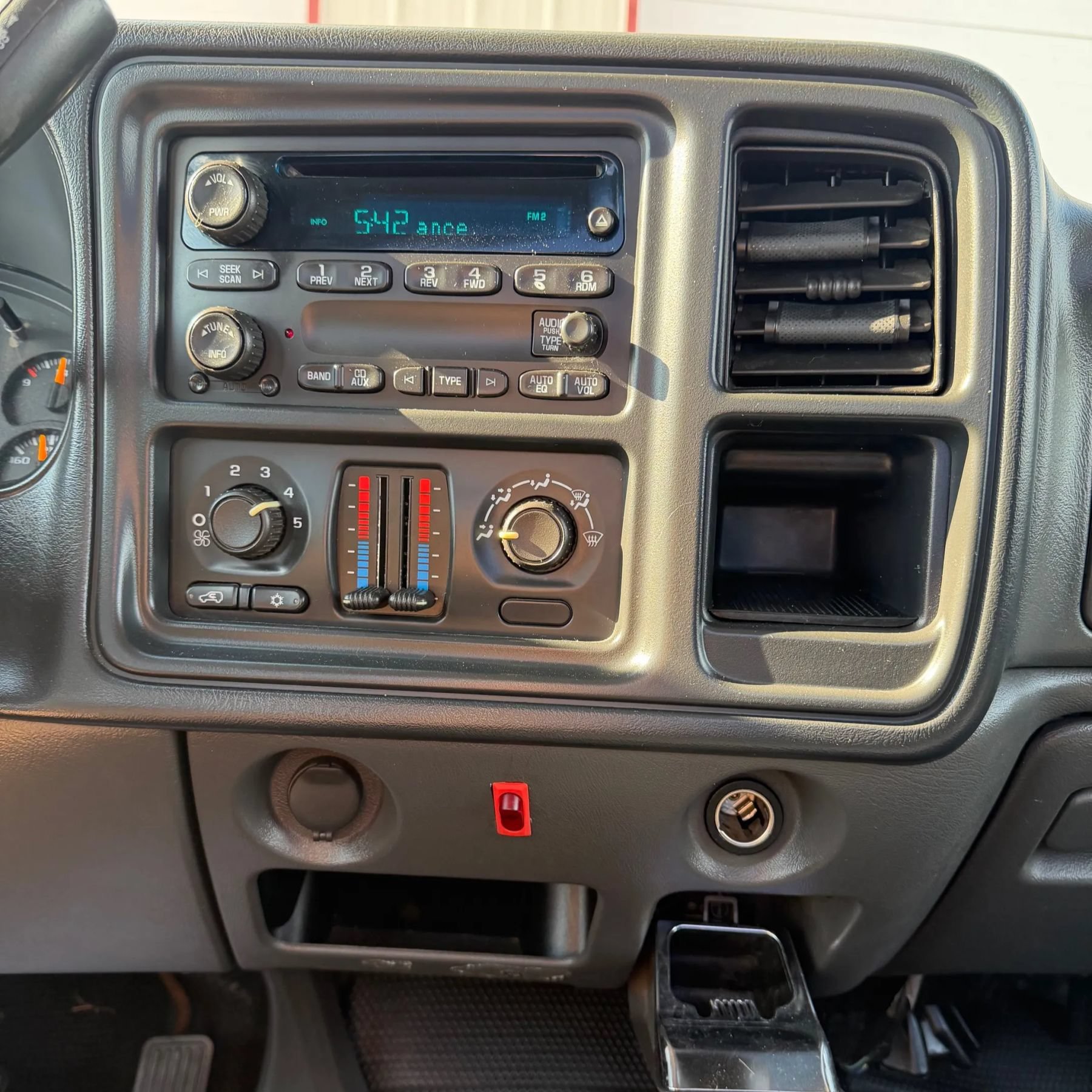 Used 2006 Chevrolet Silverado 1500 W/T RWD image 8