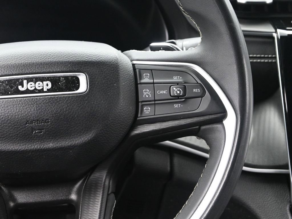 Used 2024 Jeep Grand Cherokee Laredo image 29