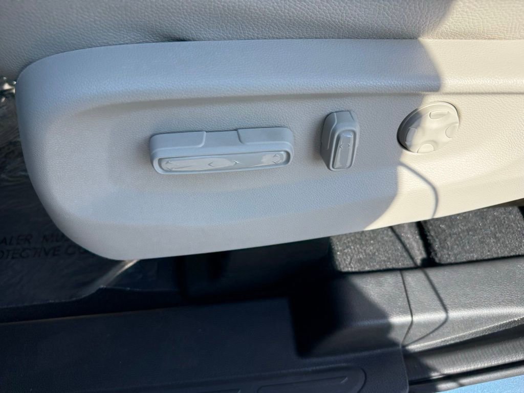 Used 2026 Honda Odyssey Touring image 17
