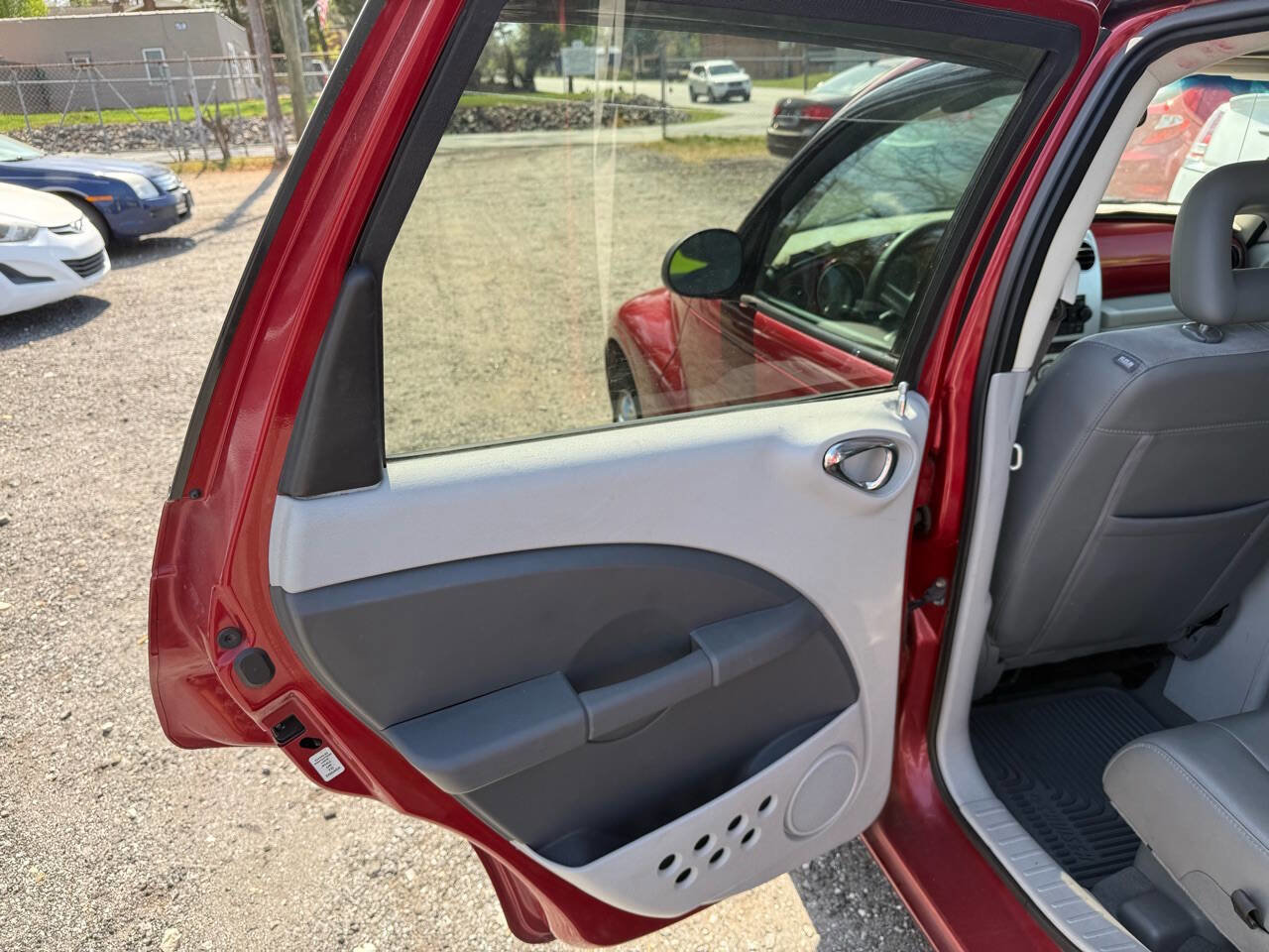 Used 2006 Chrysler PT Cruiser Limited FWD image 11