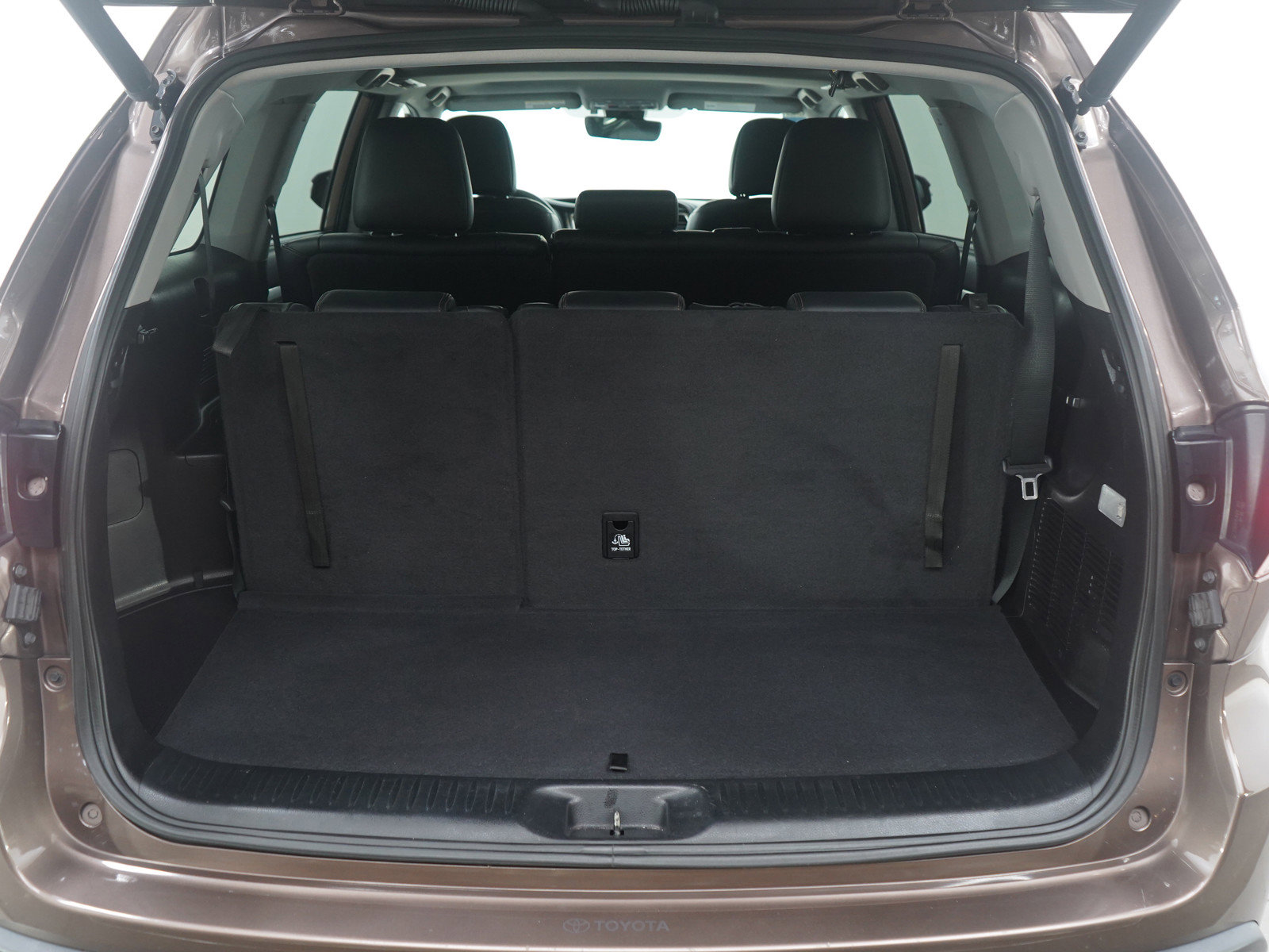 Used 2018 Toyota Highlander XLE image 19