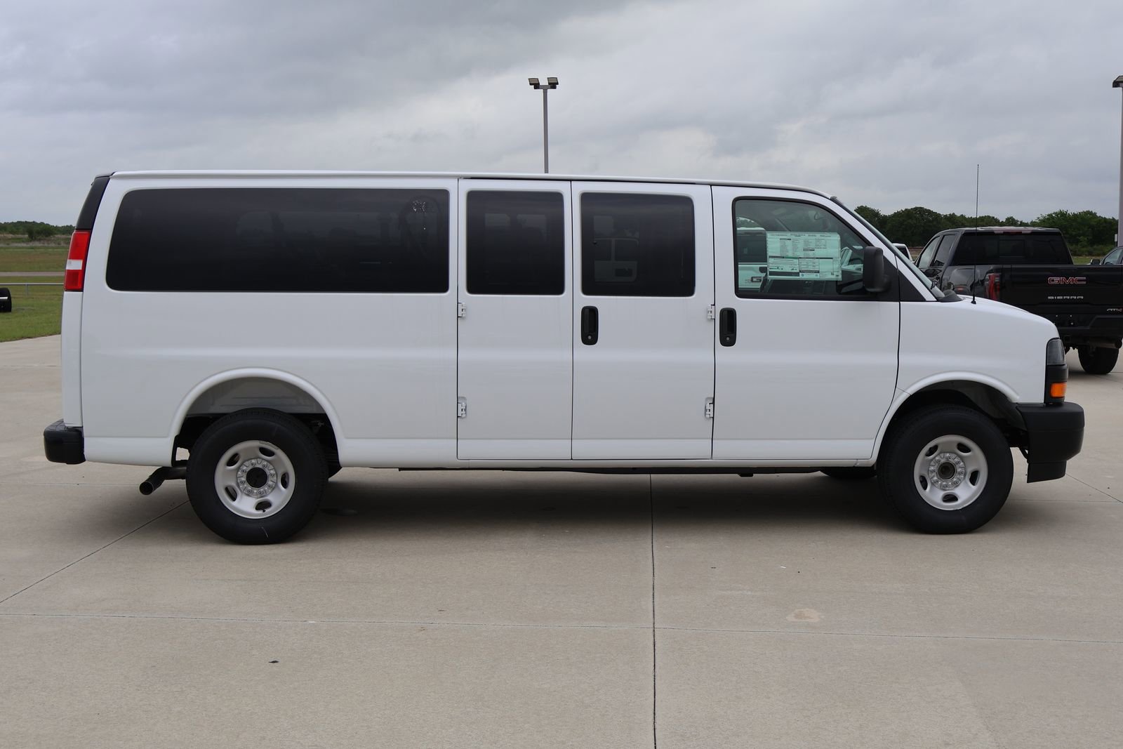 New 2026 Chevrolet Express 3500 LS RWD image 3