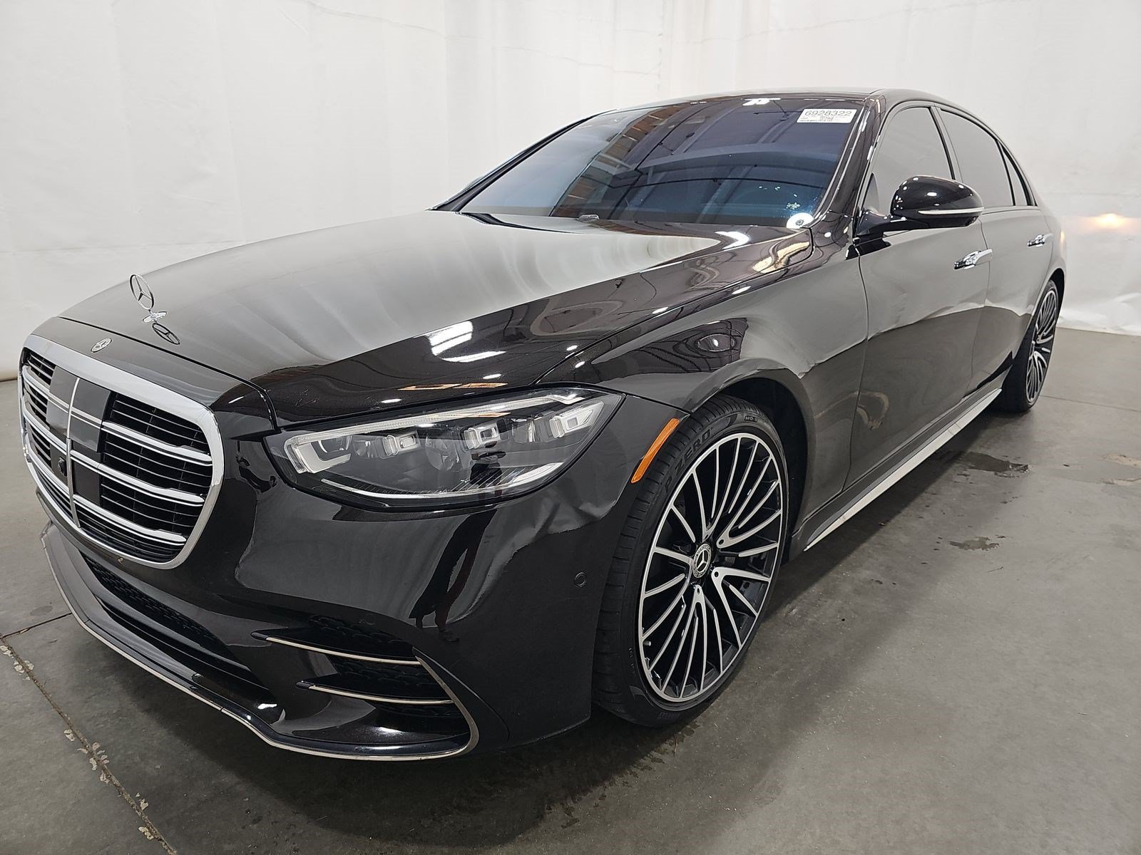 Used 2023 Mercedes-Benz S 500 4MATIC w/ AMG Line image 2