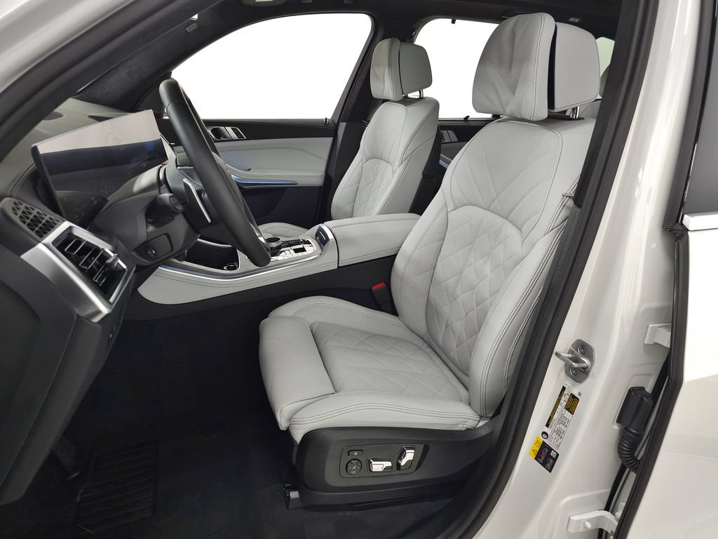 Used 2026 BMW X5 xDrive50e w/ Executive Package AWD/4WD image 14