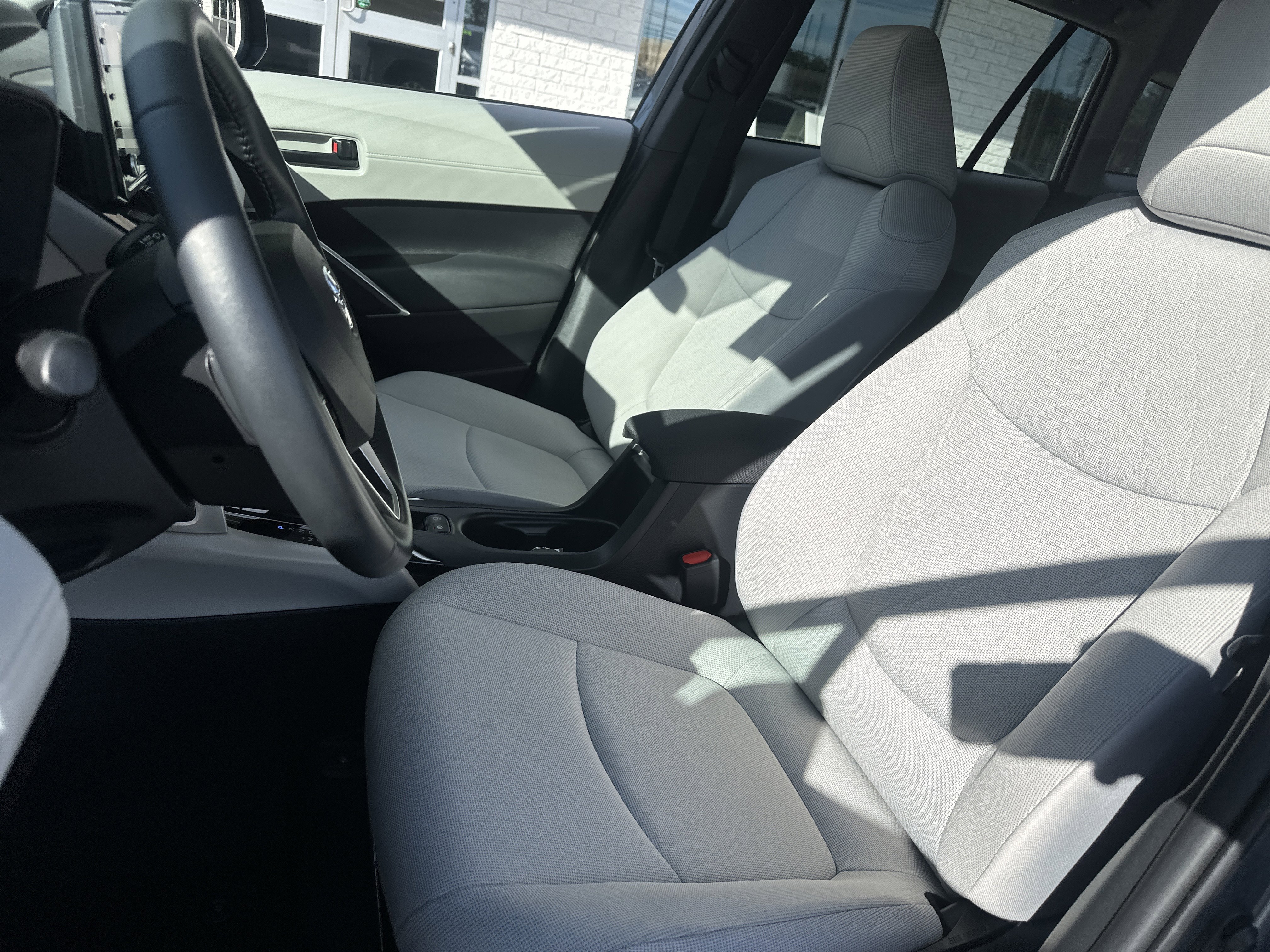 Used 2022 Toyota Corolla Cross LE image 10