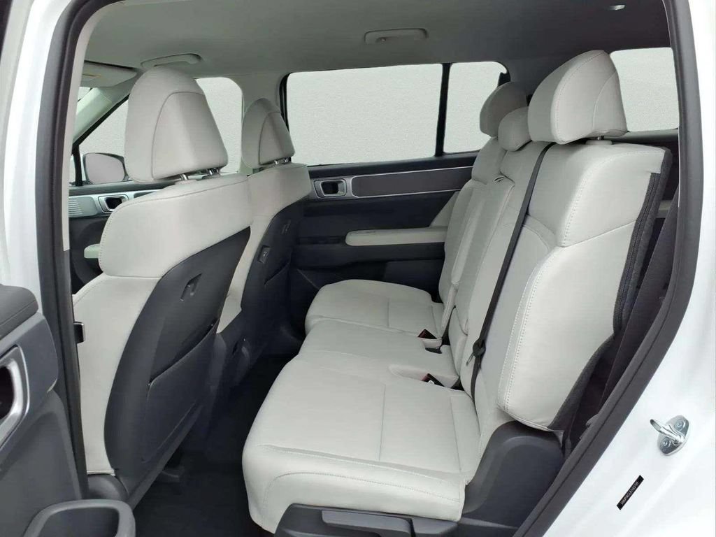 New 2026 Hyundai Santa Fe SE FWD image 10