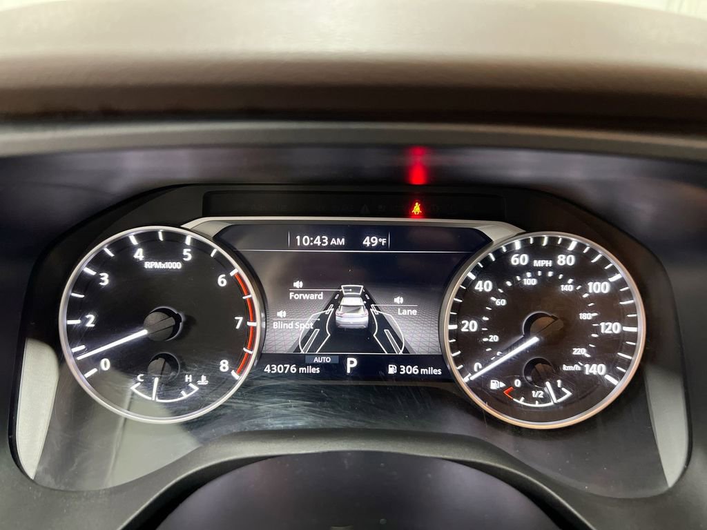 Used 2023 Nissan Rogue SV image 12