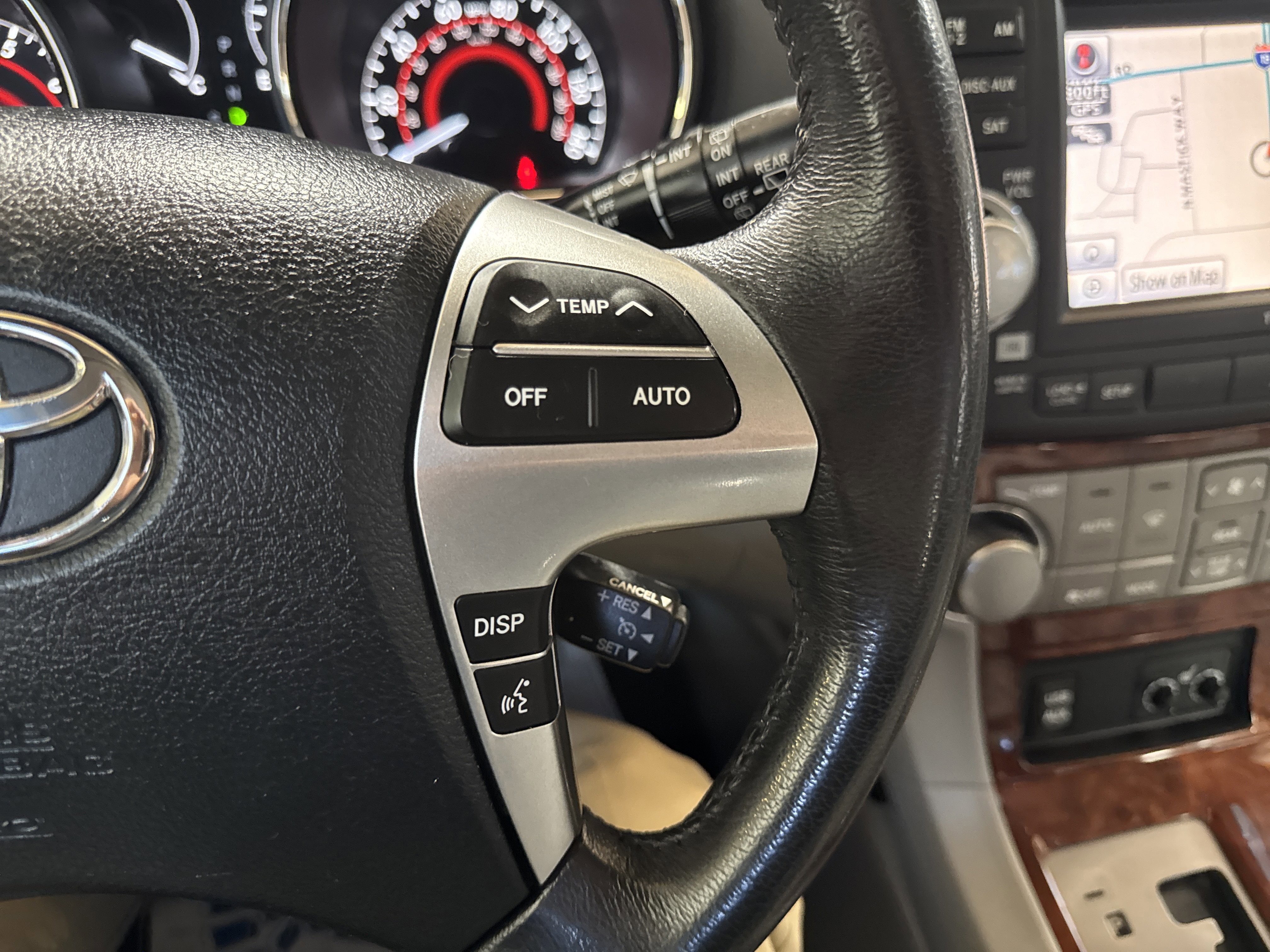 Used 2012 Toyota Highlander Limited image 30